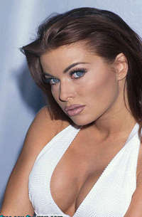 Carmen Electra teasing for pleasing