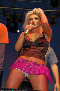 Brooke Hogan looking fine on stage