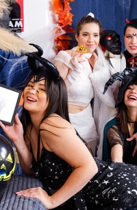 Amelia Ost, Roxy Muray enjoy an orgasm-flinging lesbian group rollercoaster