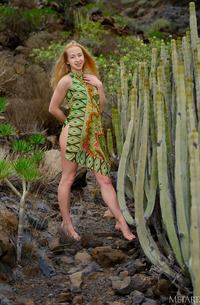 Alice Blue Unwrapping Her Beautiful Body Altogether