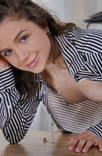 Beverly Nash Take A Break From Work To Admire Her Sexy Ass