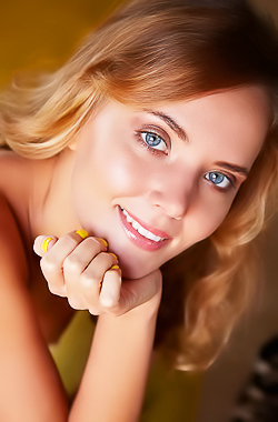 Cute Shaved Pussy By Mango A