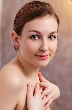 Isabele Parts Her Thighs To Frame Her Shaved Pussy