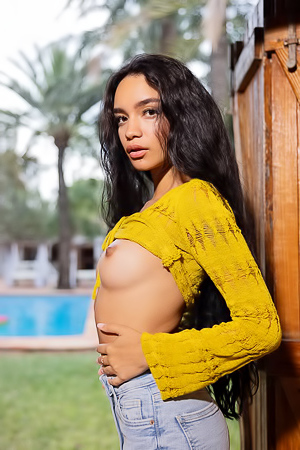 Dulce Shows Initial Striptease And Looks Incredibly Sexy