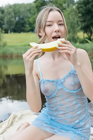 Mirka Playful Beauty Is Naked