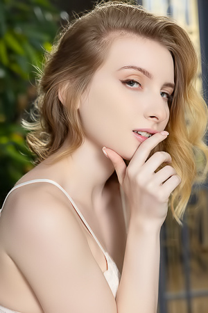 Minnie Lighter Nestles Between The Cheeks Of Her Gorgeous Bubble Butt