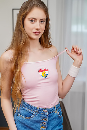 Kate Love Small Teen Masturbates