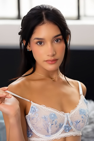 Carolina Guerrero Captivating Latina Beauty Is Soon Naked And Radiating Sweet Seduction