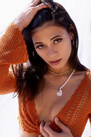 Hannah Le Captivating Asian American Beauty Makes The Most Of The Secluded Spot