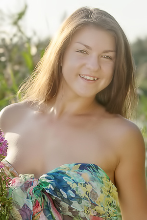 Lili K Stunning Busty Model