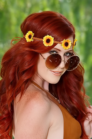 Elle Alexandra - Hippie Redhead In Denim Shorts - Shaved Pussy Fingering