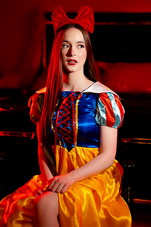 Bianca Beauchamp And Hazel Moore With Tight Natural Curves In Snow White XXX: A Porn Parody