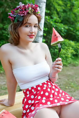 Rokki Her Mouthwatering Curves Sure To Whet Your Appetite