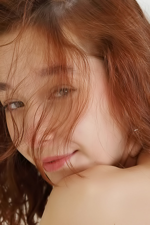 Rea Ready Spreads And Teases With Sensual Confidence